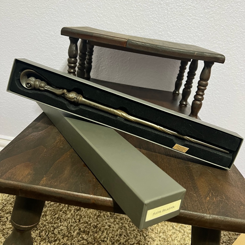 Fluer Delacour Wand